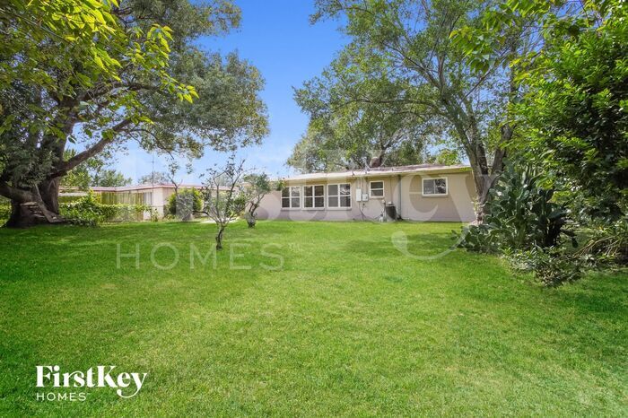 Building Photo - 607 Faber Dr