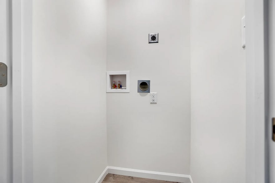 Building Photo - 728 Courtshire Crossing