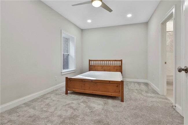 Building Photo - 673 Brennan Dr