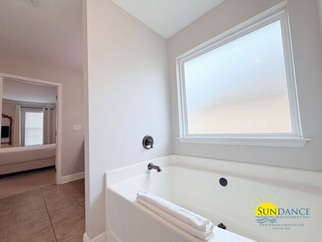Building Photo - 137 Golf Villa Dr