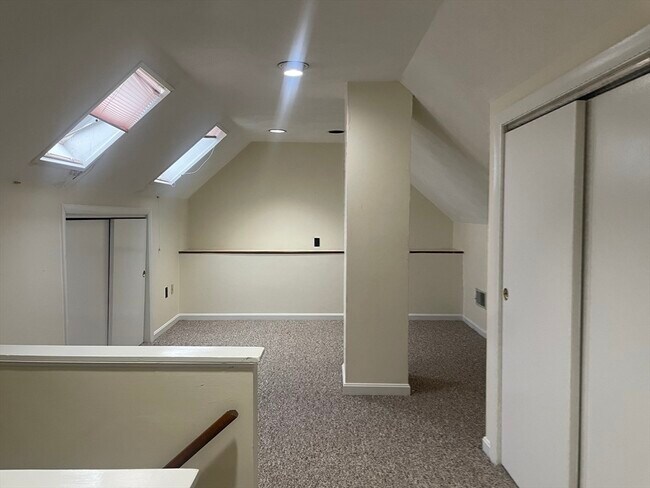 Building Photo - 228 Main St