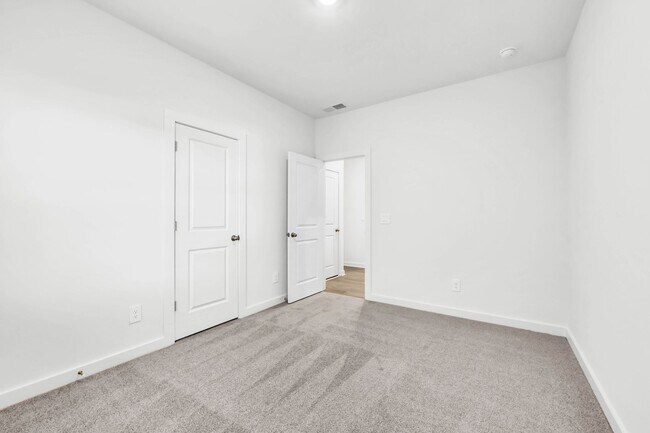 Building Photo - 2364 Woodmeadow Dr