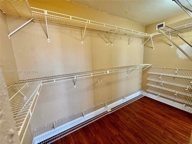 Building Photo - 3610 SW 114th Ave