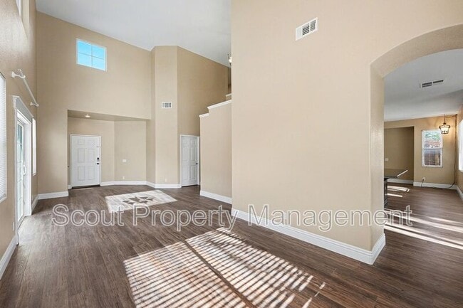 Building Photo - 30783 Medinah Way