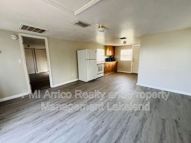 Building Photo - 5503 Old Rd 37