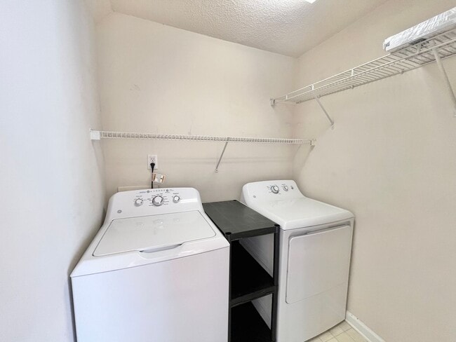Building Photo - **OFFERING WAIVED APPLICATION FEES & $100 ...