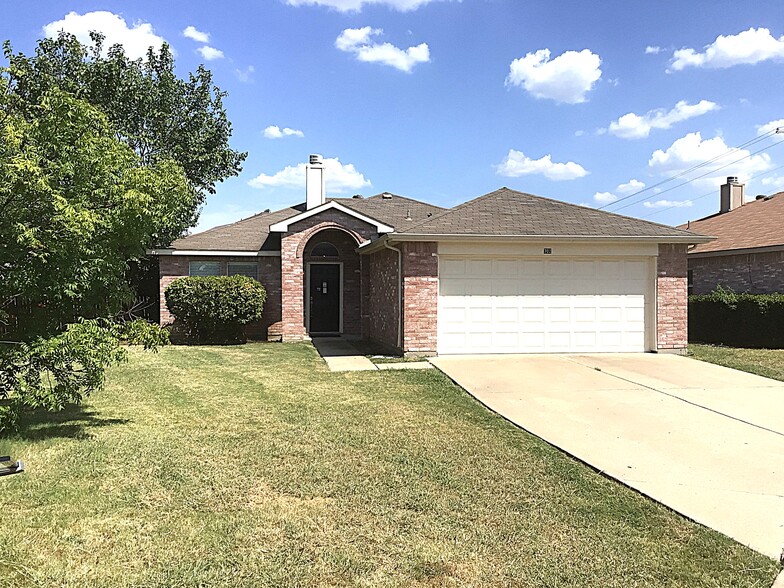 Primary Photo - 702 Castlewick Ct