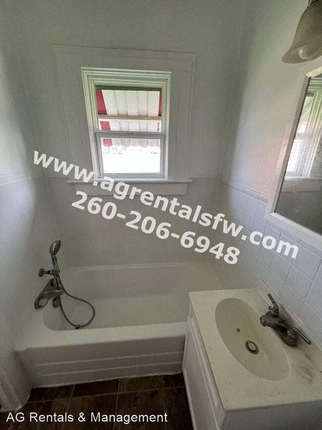 Building Photo - 2 br, 1 bath House - 1414 S Jefferson St