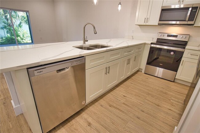 Building Photo - 289 Boundary Blvd