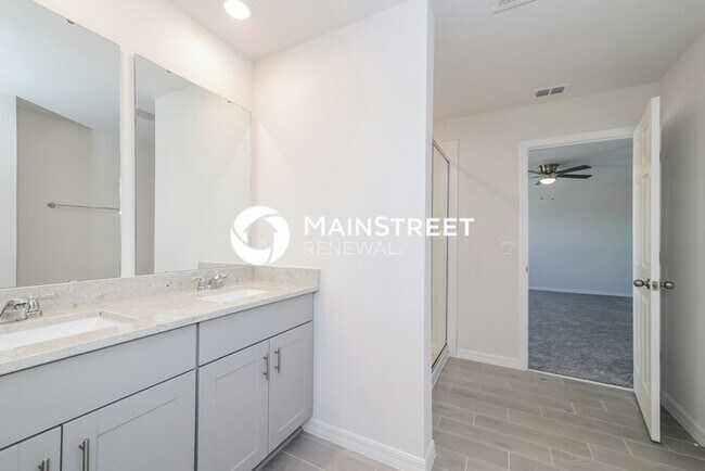 Building Photo - 4 Bedroom Pet-Friendly Home in Davenport, FL with Main Street Renewal