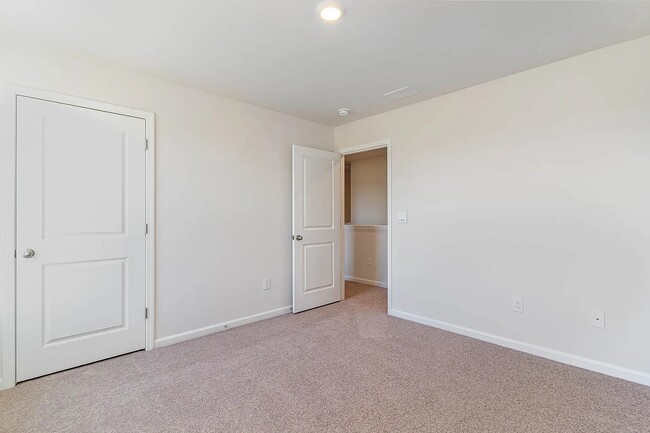 Building Photo - 304 Picnic Basket Pl