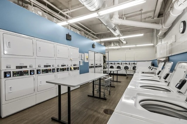 Building Photo - 1360 N Sandburg Terrace