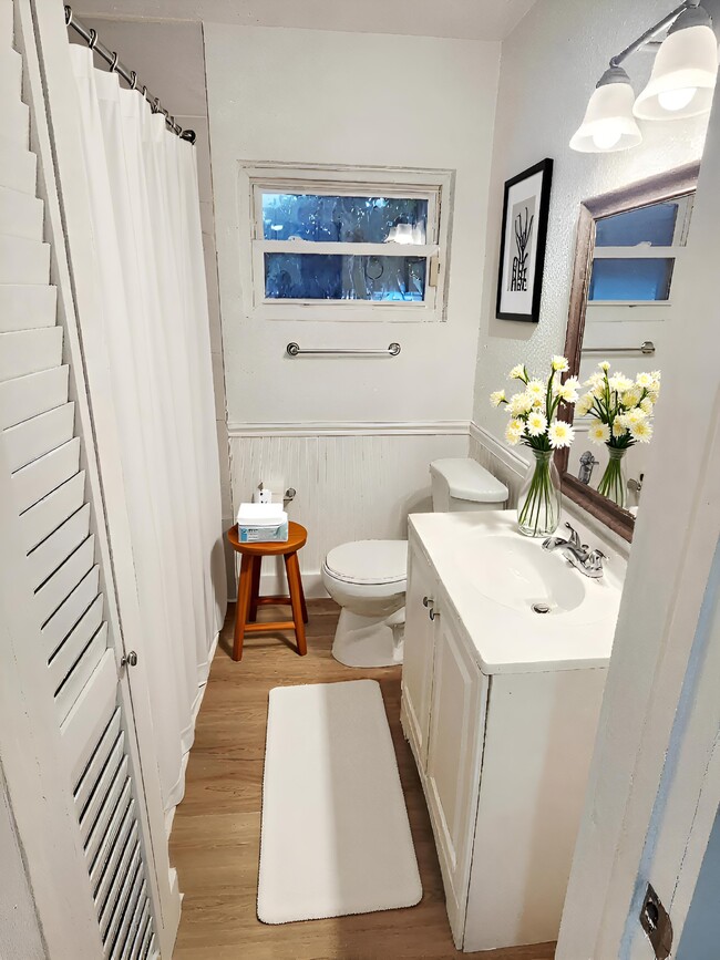 Building Photo - 1736 23rd Ave N