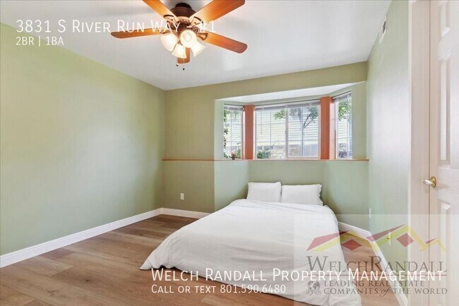 Building Photo - 3831 S River Run Wy