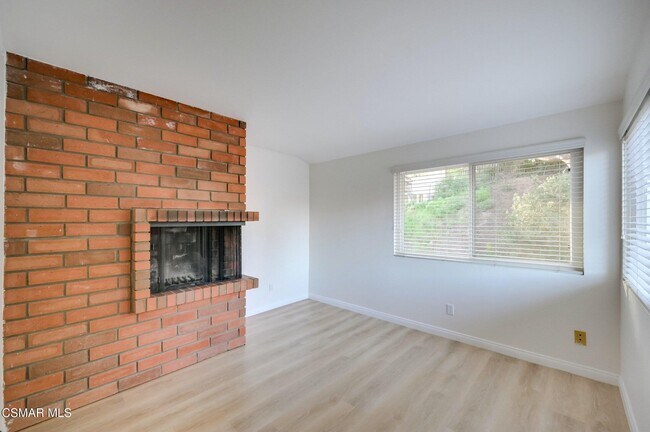 Building Photo - 681 Triunfo Canyon Rd