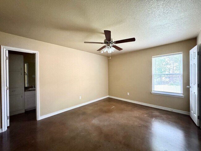 Building Photo - Adorable 3 Bedroom, 2 Bathroom, 1 Car Garage Duplex in Harker Heights TX