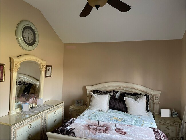 Building Photo - 11310 Pinehaven Ave