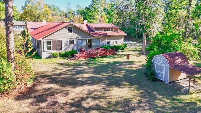 Building Photo - 1002 N Madison St