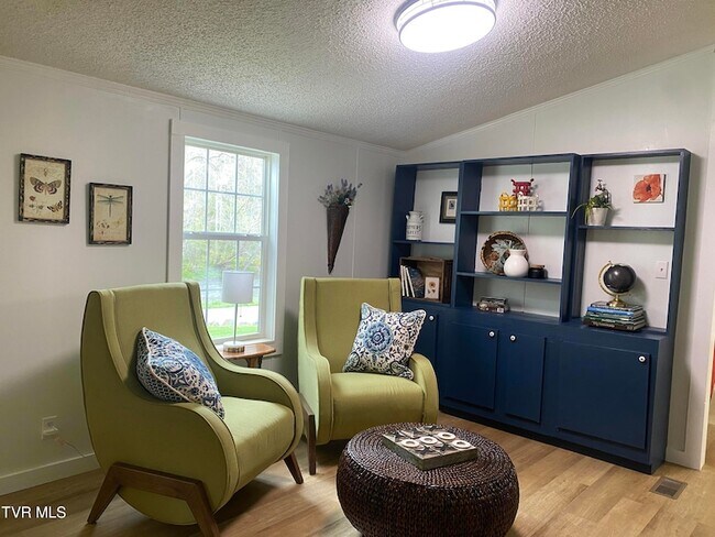 Building Photo - 21570 Alvarado Rd