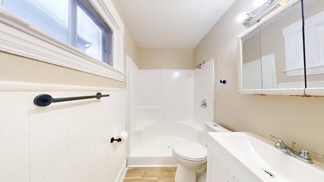 Building Photo - 3865 W 16th St