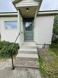 Building Photo - 821 1/2 N Ewing St