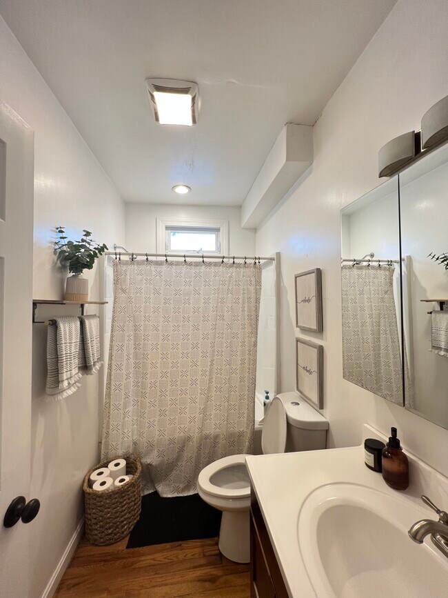 Building Photo - 39 Gorham St