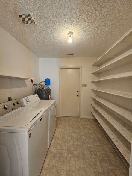 Building Photo - 11306 Gunlock