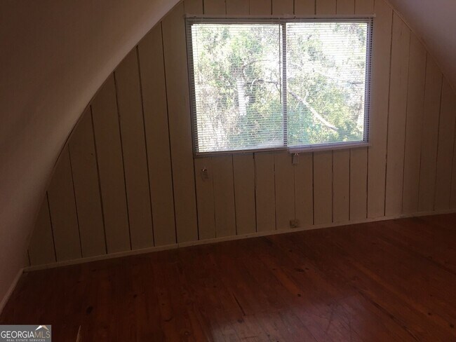 Building Photo - 1453 S Barnett Shoals Rd