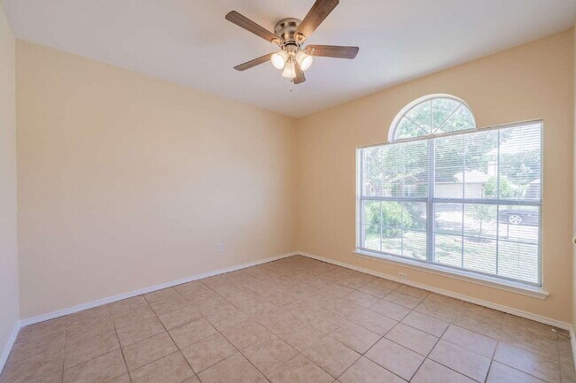 Building Photo - Cute 3 bed, 2 bath home in Grand Prairie