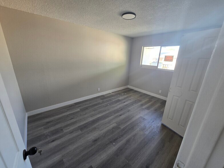 Building Photo - 44414 Andale Ave