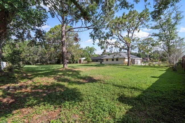 Building Photo - 903 Tomahawk Trail