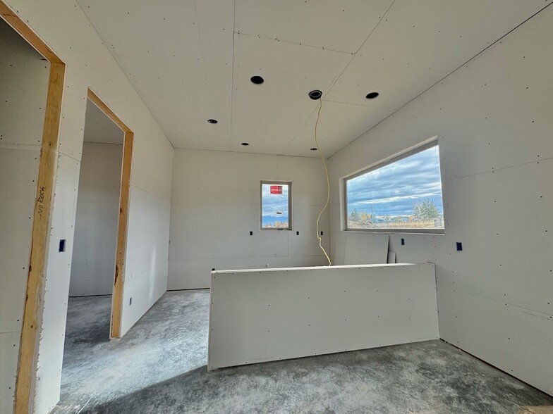 Building Photo - 1331 Roots Trl