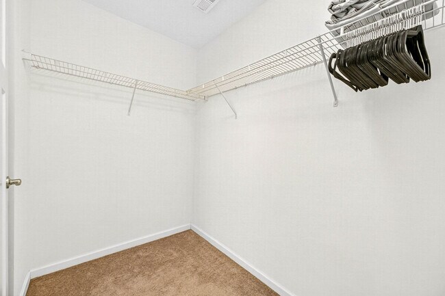 Building Photo - 4663 Bayview Dr