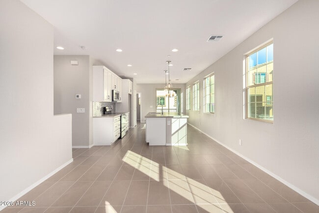 Building Photo - 1677 E Chelsea Ln