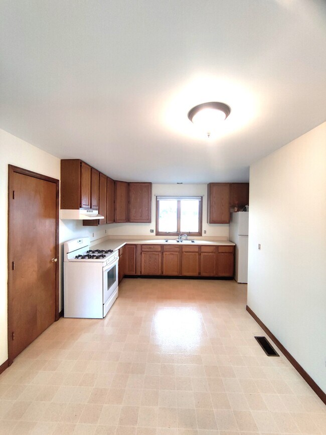 Building Photo - 2545 N 4645th Rd