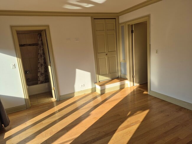 Building Photo - 4138 N Parkside Ave