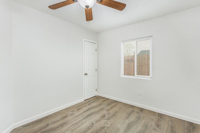 Building Photo - 14993 Yucca Ave