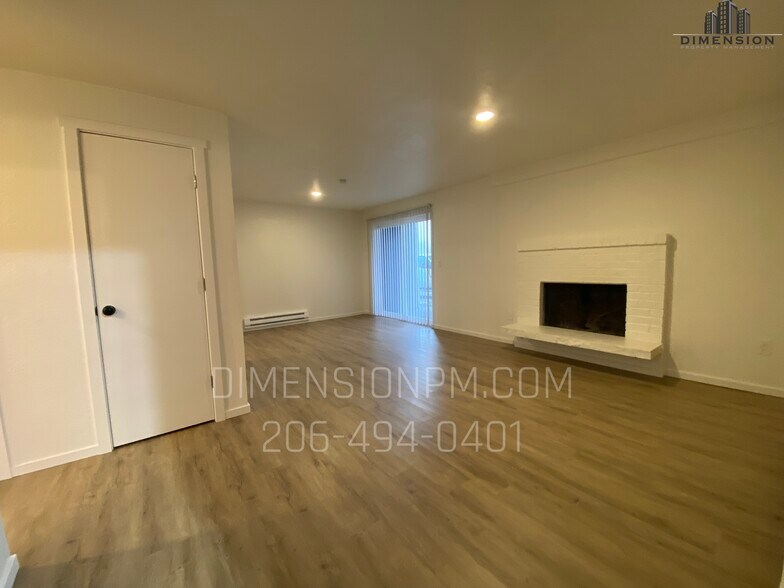 Building Photo - 102 Tacoma Blvd S