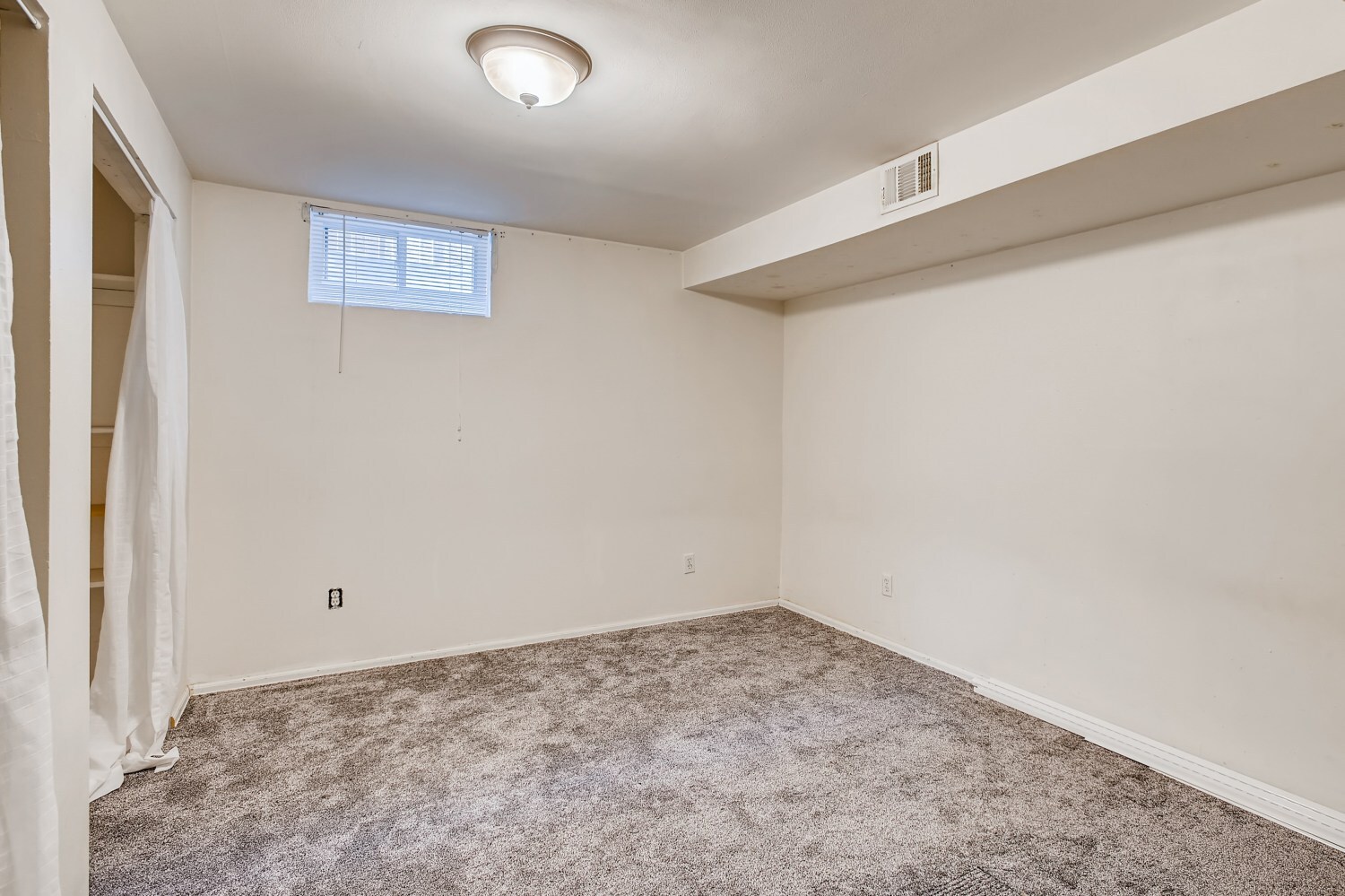 Building Photo - 1275 S Fenton St