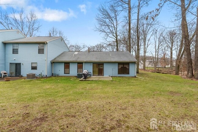 Building Photo - 1801 Timber Oaks Rd