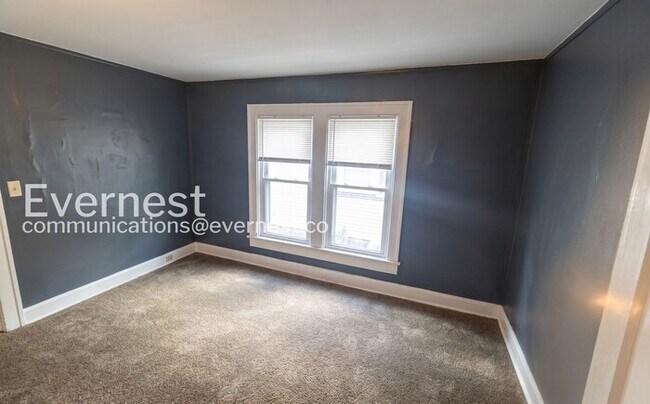 Building Photo - 323 Olentangy St