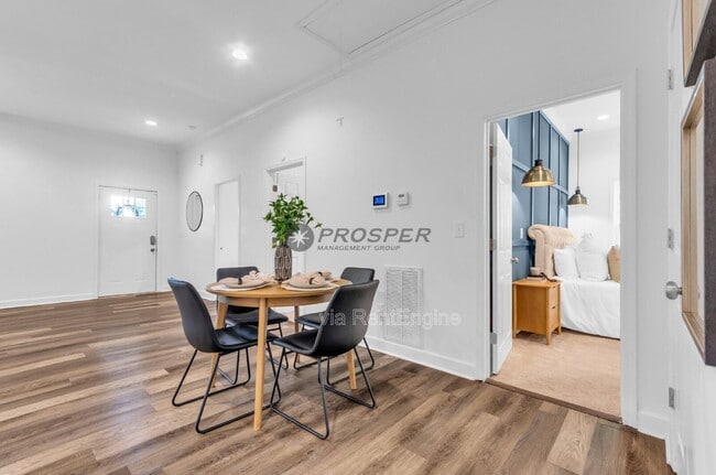 Building Photo - 44 4th Ave