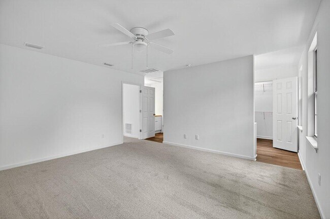 Building Photo - 8207 Kensington Square