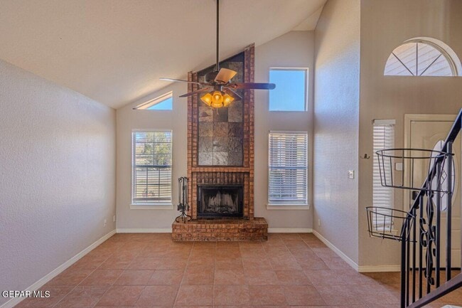 Building Photo - 5717 Saplinas Rd