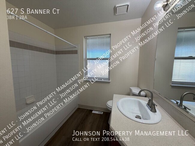 Building Photo - 627 S Banner Ct