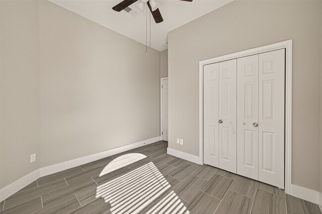 Building Photo - 6619 Misty Dale Dr