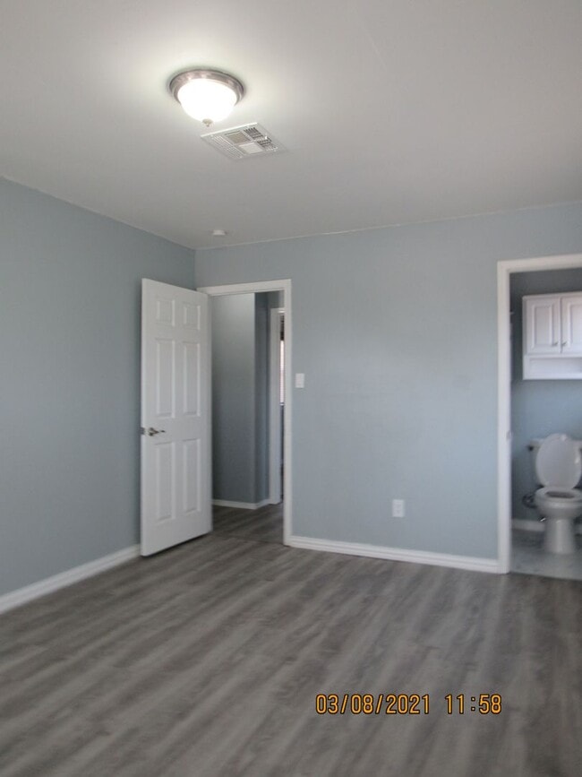 Building Photo - MOVE IN SPECIAL: $200 OFF OF THE FIRST MONTH'S RENT!