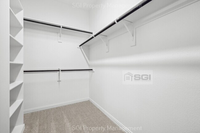 Building Photo - 209 Cedar Elm Ln