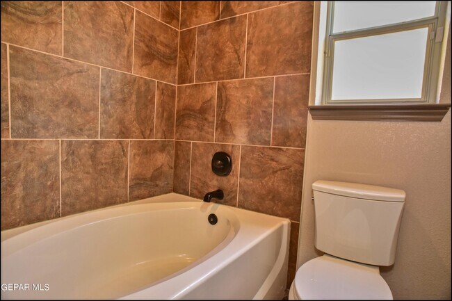 Building Photo - 14420 Misty Point Ct
