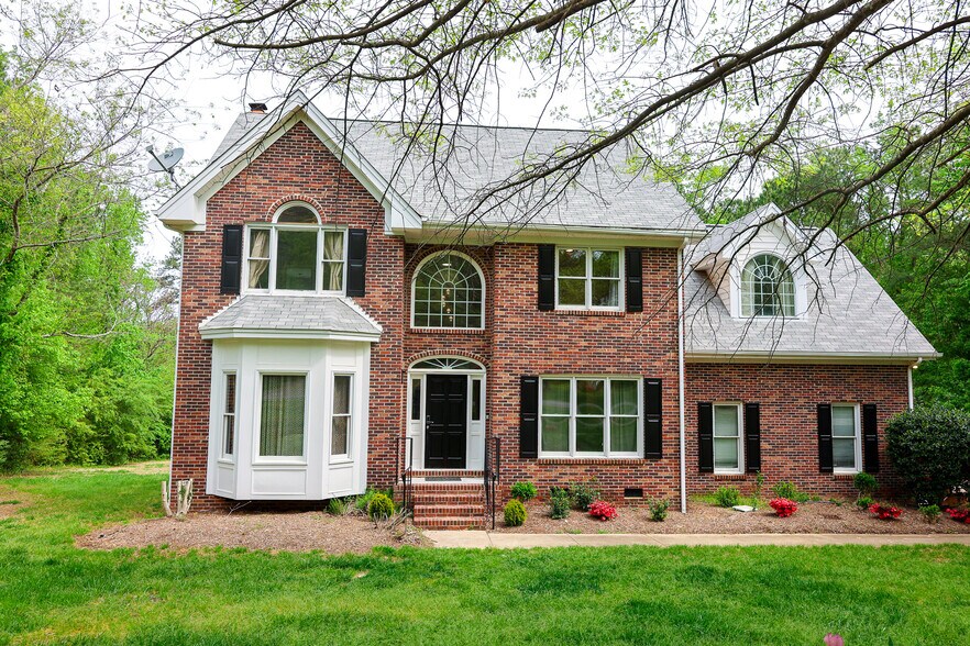 Building Photo - 1208 Enchanted Oaks Dr